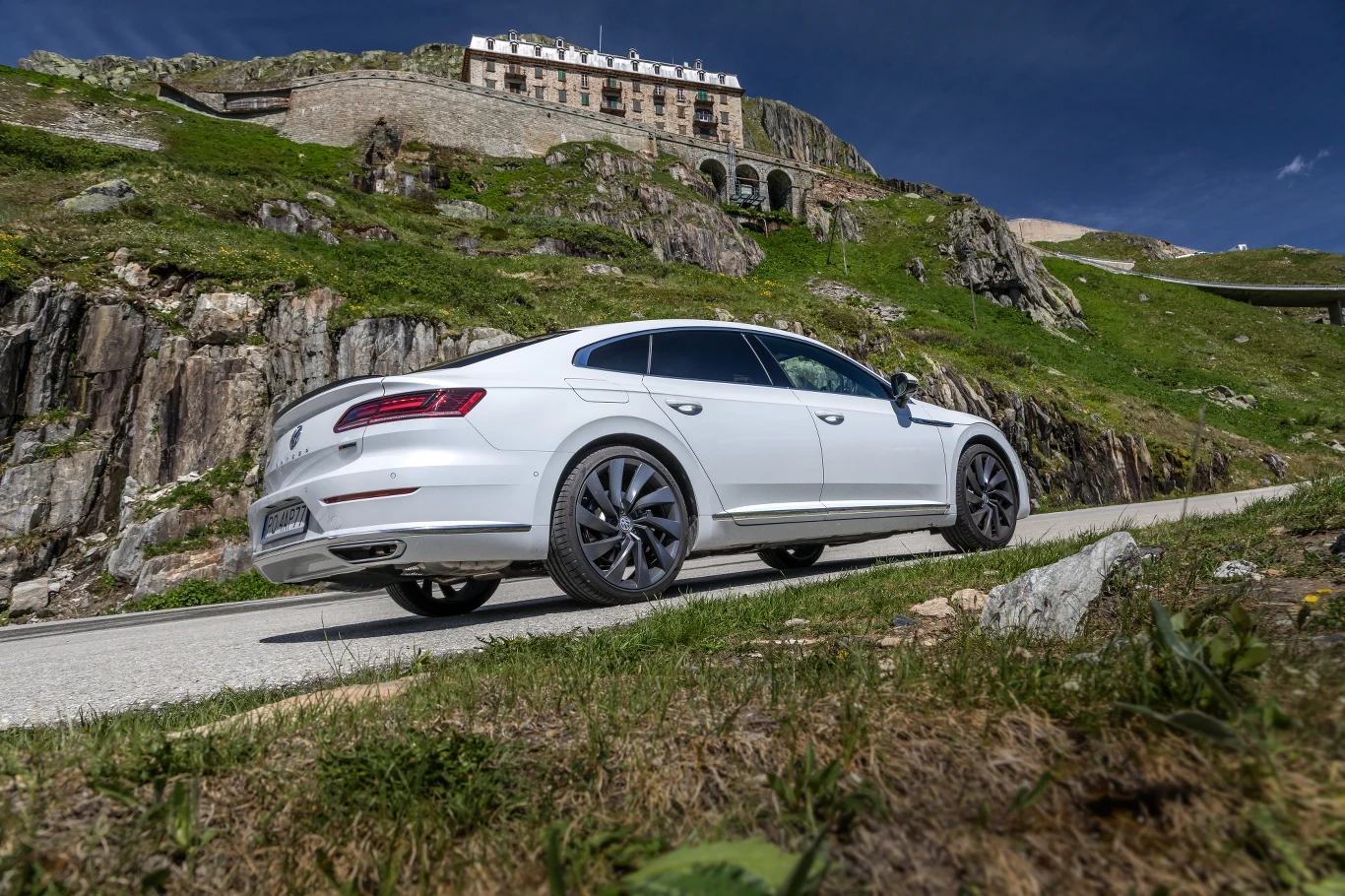 Volkswagen Arteon w Alpach