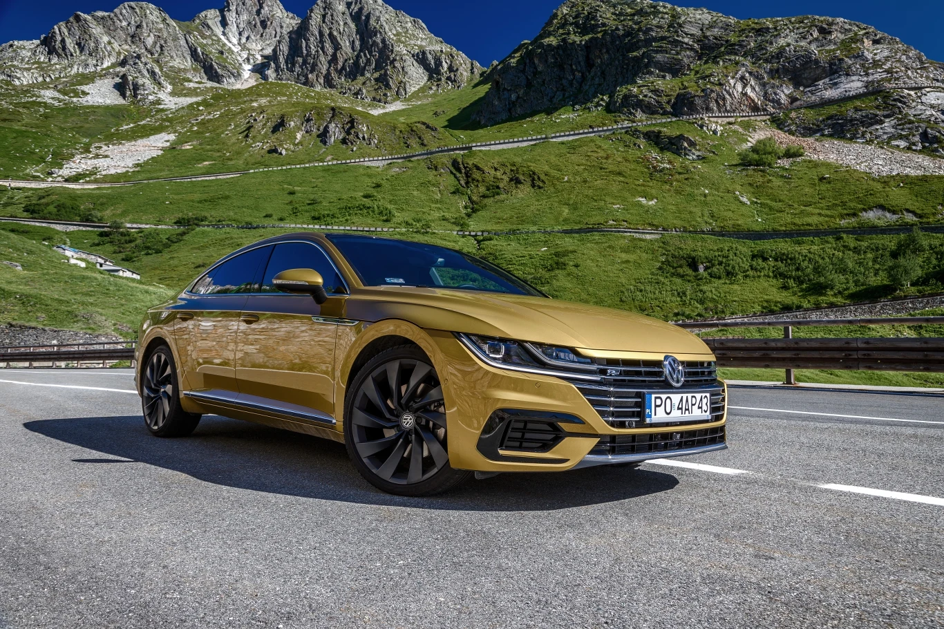 Volkswagen Arteon w Alpach