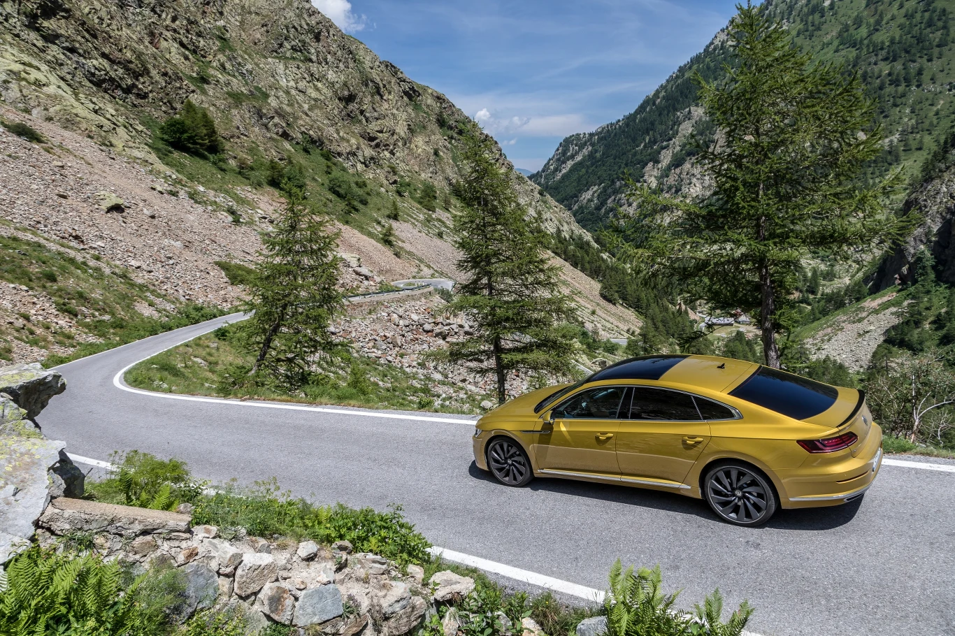 Volkswagen Arteon w Alpach