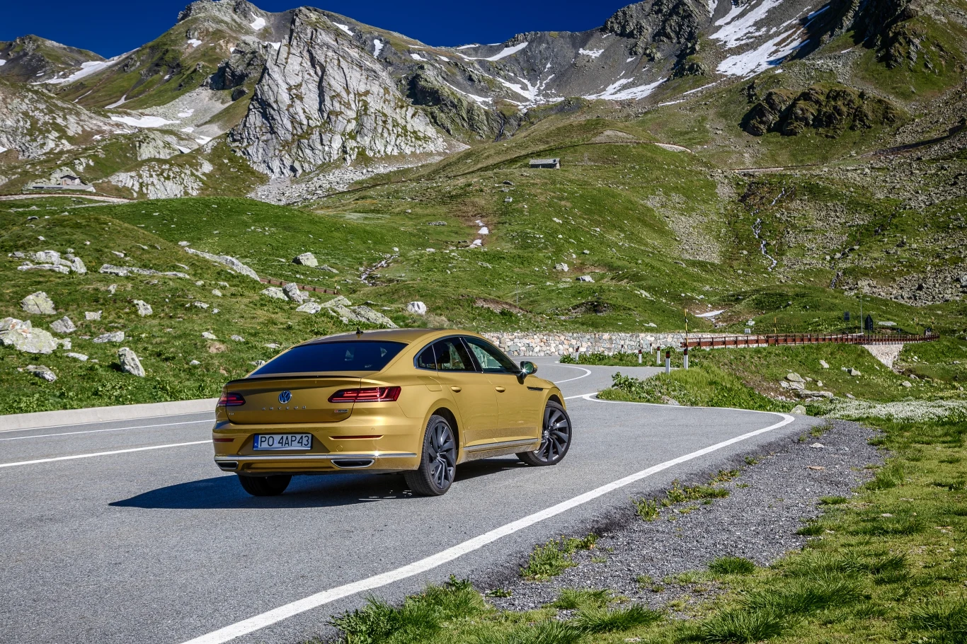 Volkswagen Arteon w Alpach
