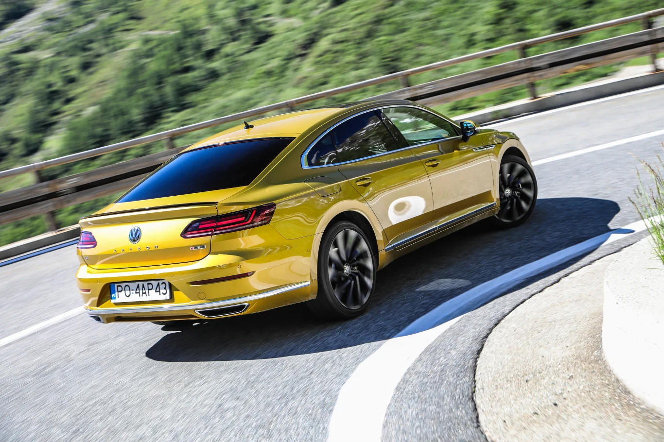 Volkswagen Arteon w Alpach