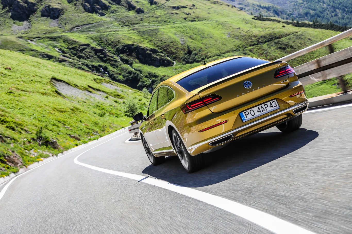 Volkswagen Arteon w Alpach