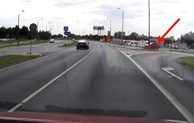 Jest już niemal pewne, że to auto nie zatrzyma się przed skrzyżowaniem