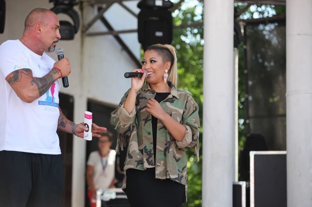 Patricia Kazadi i Przemysław Saleta wzięli udział w biegu AVON Kontra Przemoc. Patricia Kazadi i Przemysław Saleta wzięli udział w biegu AVON Kontra Przemoc.