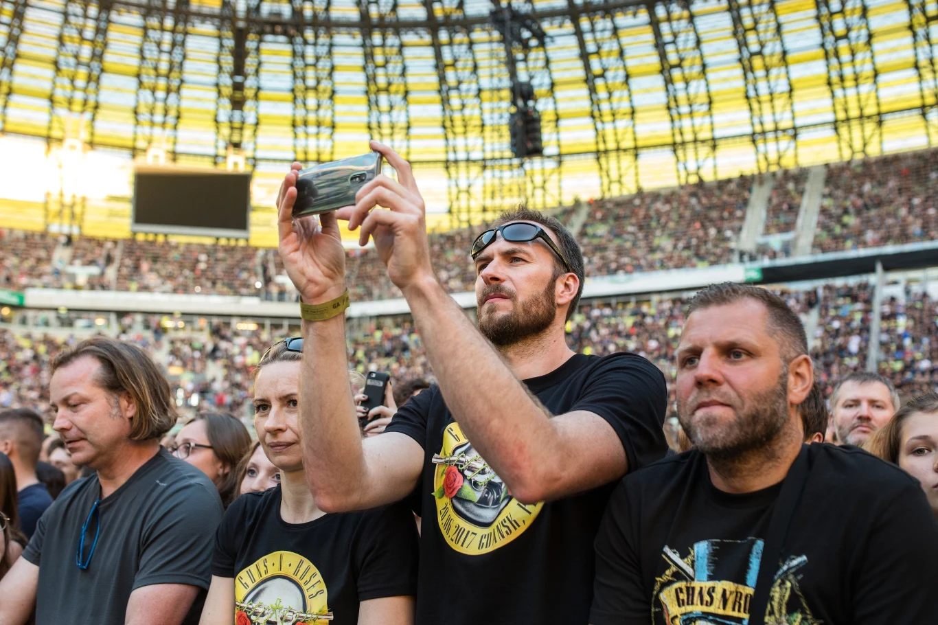 Fani na koncercie Guns N' Roses Fani na koncercie Guns N' Roses
