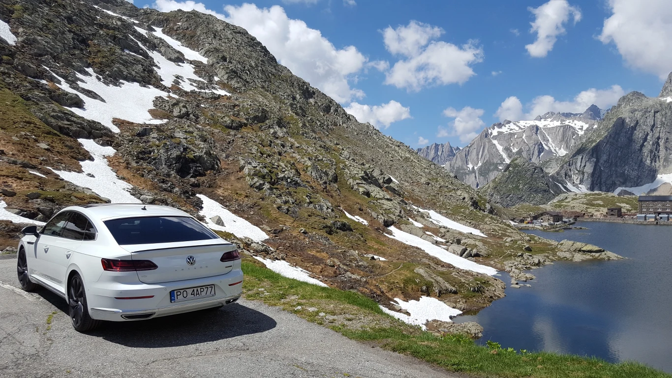 Volkswagen Artega w Alpach