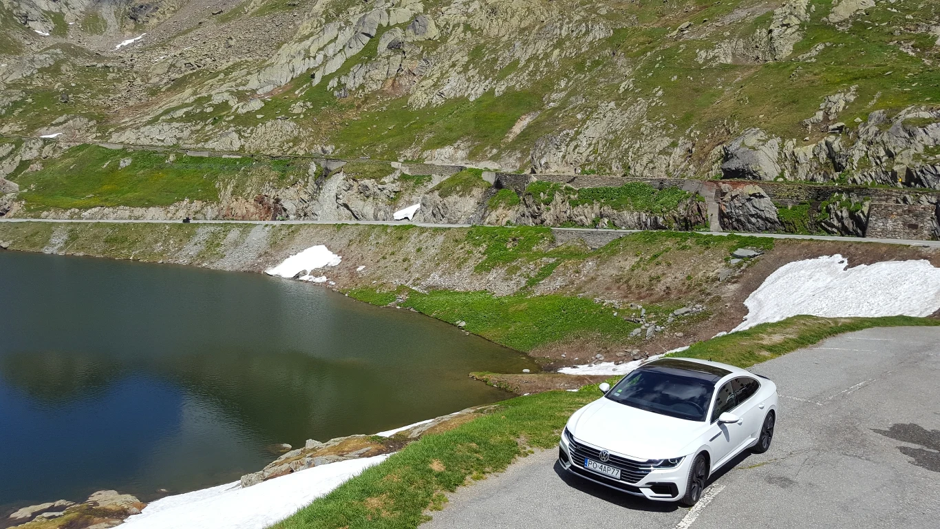 Volkswagen Artega w Alpach