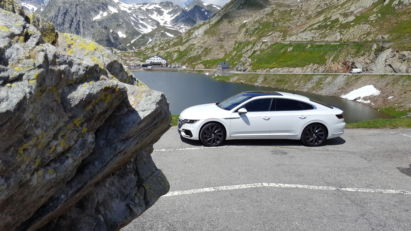 Volkswagen Artega w Alpach