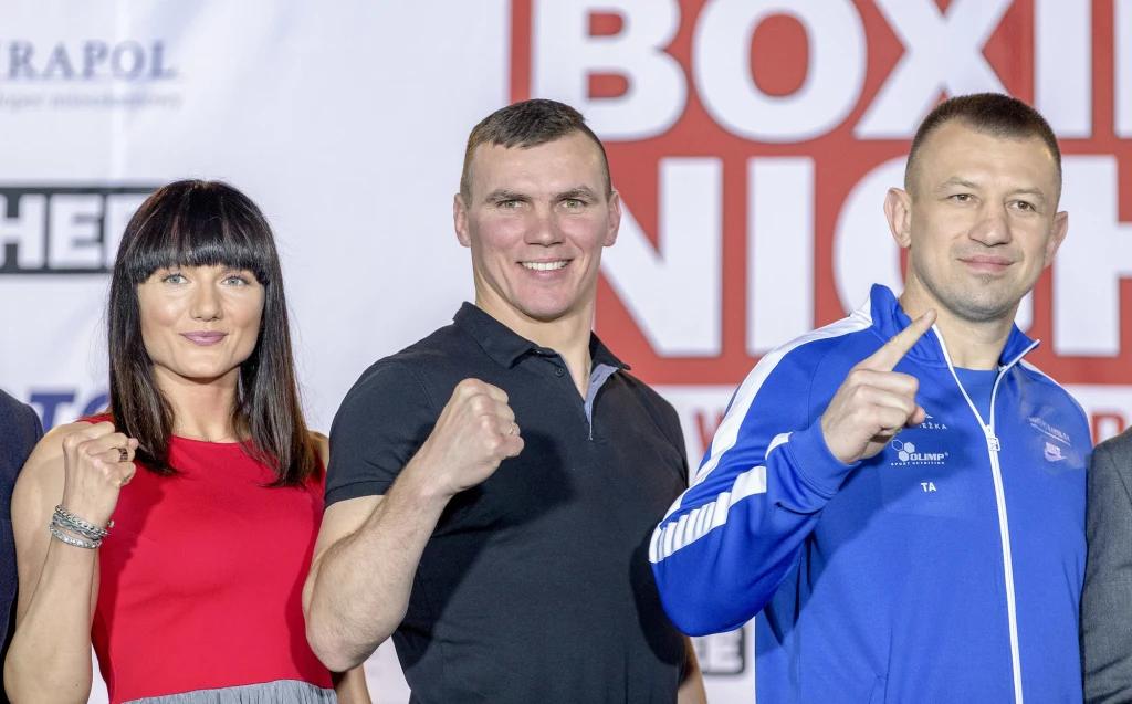 Od lewej: Ewa Brodnicka, Mateusz Masternak i Tomasz Adamek