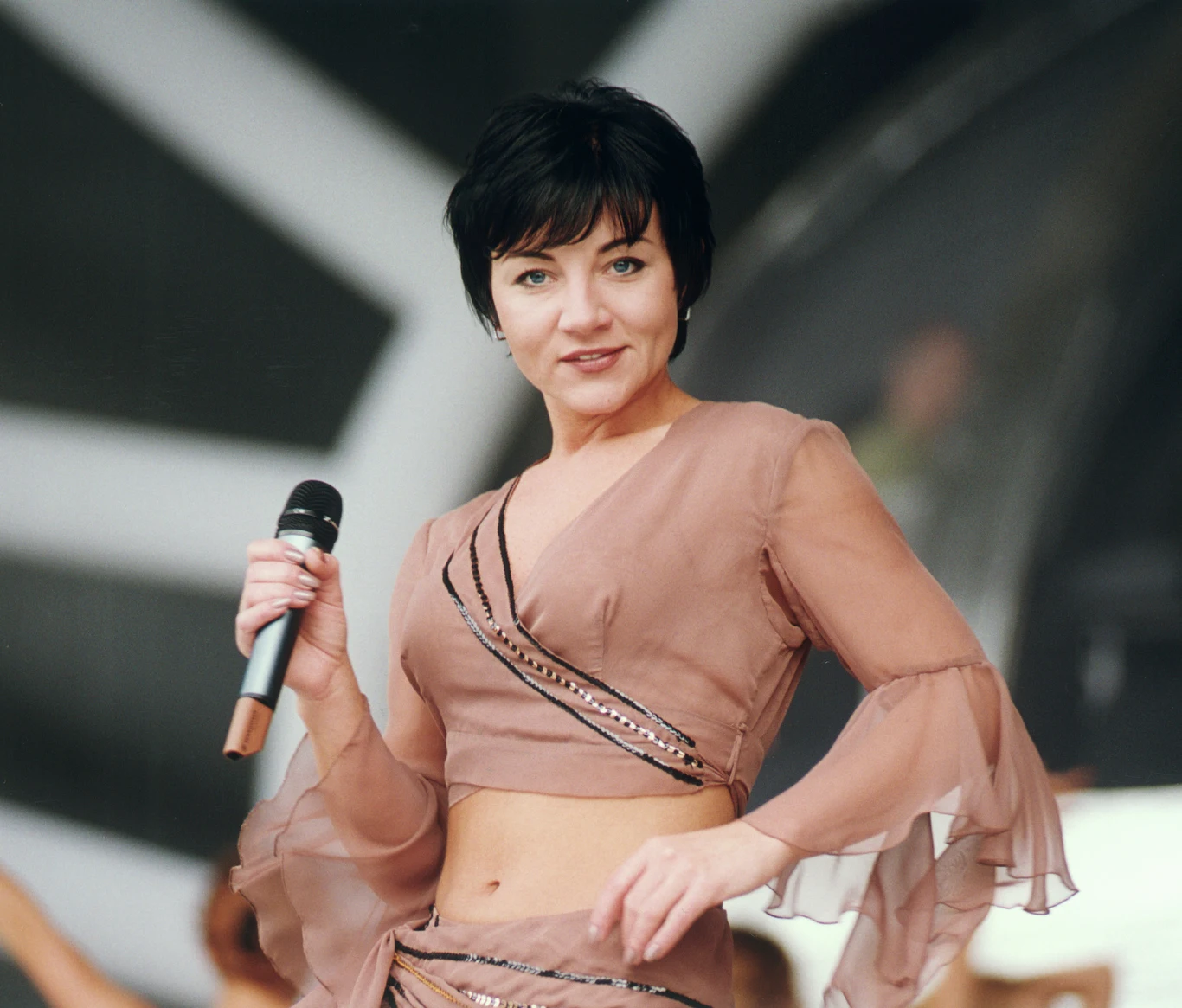 Płyty "Egipska noc" oraz "Noc róży" umocniły pozycję Shazzy na polskim rynku. Wydawnictwa sprzedały się w gigantycznym nakładzie. "Egipska noc" pokryła się podwójną platyną, a "Noc róży" platyną. Łącznie wokalistka wydała osiem albumów i sprzedała ponad dwa miliony egzemplarzy.