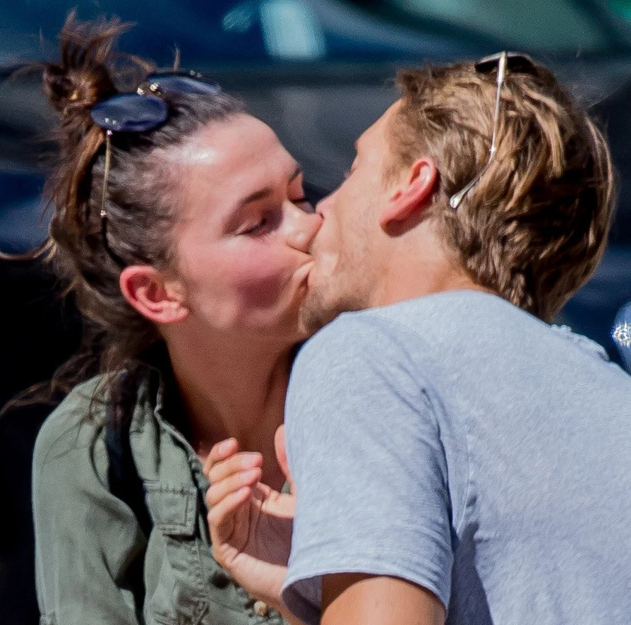 Olga Bołądź i Sebastian Fabijański w obiektywie paparazzich Olga Bołądź i Sebastian Fabijański w obiektywie paparazzich