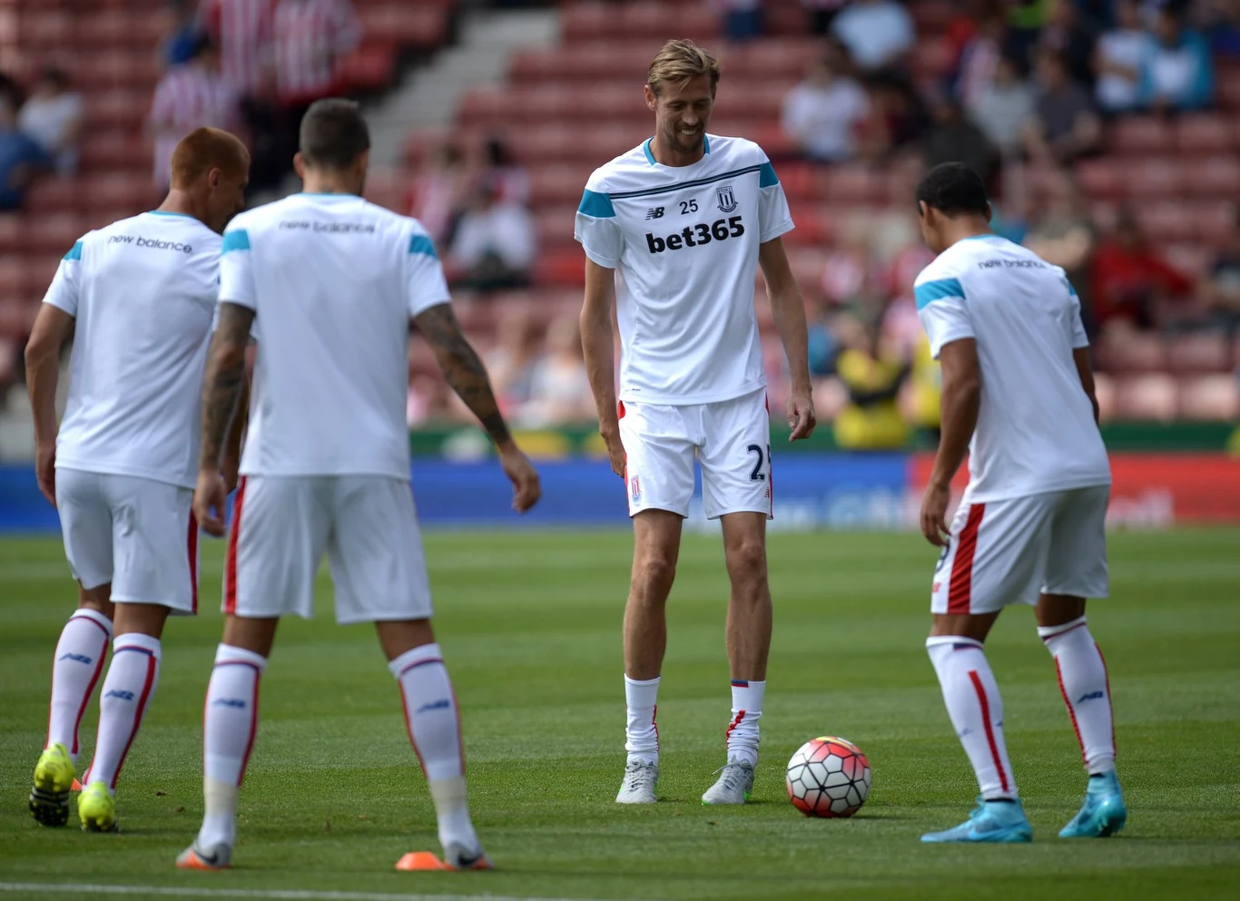 Peter Crouch (drugi od prawej) Peter Crouch (drugi od prawej)