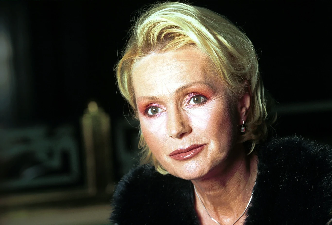 Razem z Martą Kubisovą i Vaclavem Neckarem założyła zespół The Golden Kids, który funkcjonował do lat 70. Jeszcze pod koniec lat 60. ubiegłego wieku Vondrackova rozwijała samodzielną karierę aktorsko-wokalną. W 1977 roku Vondrackova zaistniała także w Polsce, zdobywając Grand Prix na festiwalu w Sopocie. Polskiej publiczności zaśpiewała wówczas piosenkę "Malovany dzbanku", stając się jednym z symboli imprezy. 