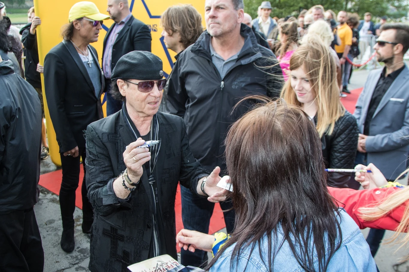 Scorpions odsłonili swoją gwiazdę w Alei Gwiazd w Krakowie Scorpions odsłonili swoją gwiazdę w Alei Gwiazd w Krakowie