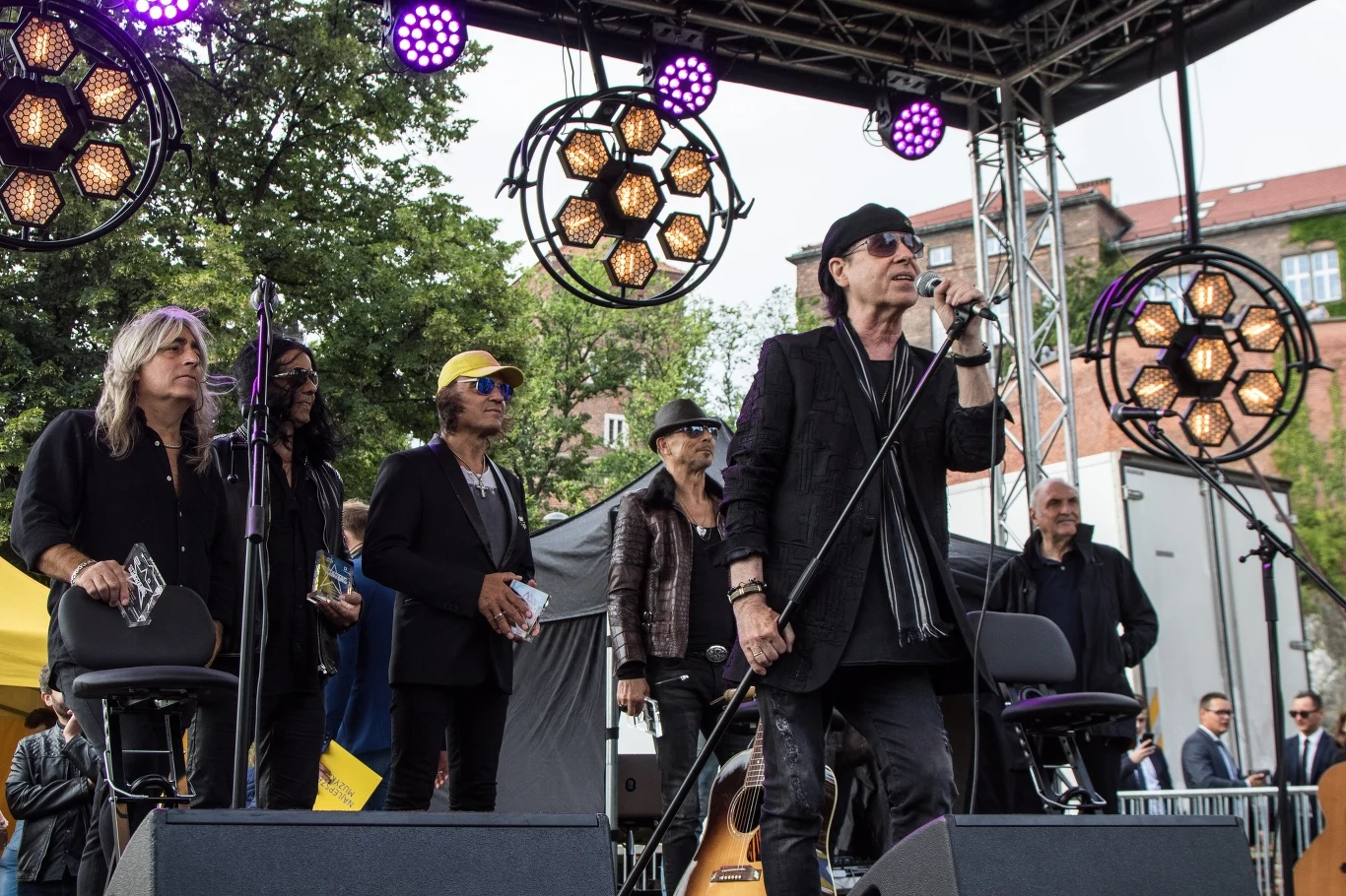 Scorpions odsłonili swoją gwiazdę w Alei Gwiazd w Krakowie Scorpions odsłonili swoją gwiazdę w Alei Gwiazd w Krakowie