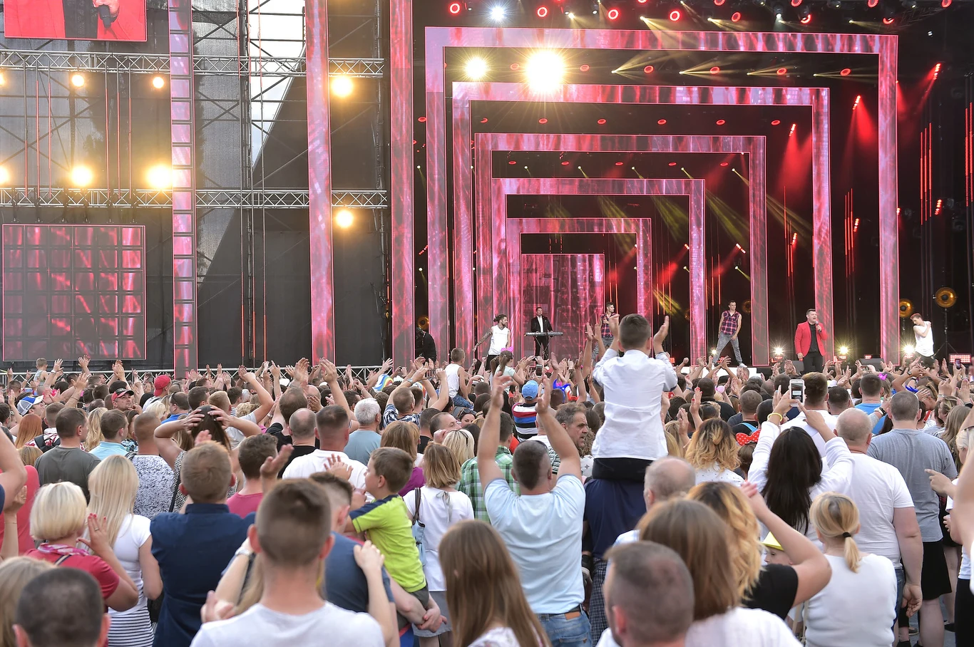 Na Stadionie Polonii Warszawa bawiły się tysiące fanów disco polo Na Stadionie Polonii Warszawa bawiły się tysiące fanów disco polo