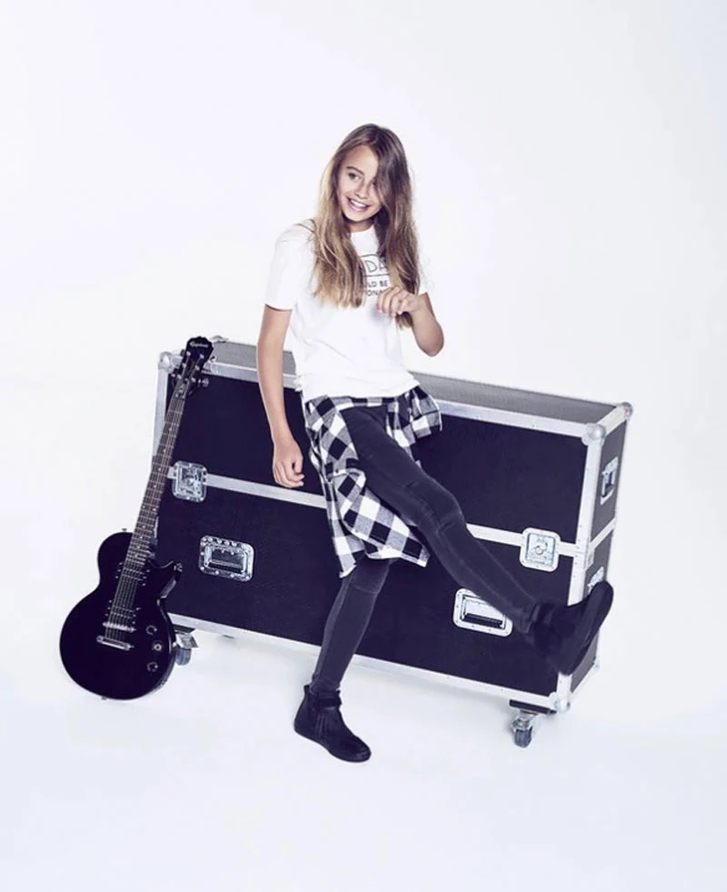 Oliwia rok temu w kampanii reklamowej