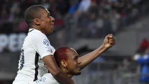 Kylian Mbappe (z lewej) i Fabinho