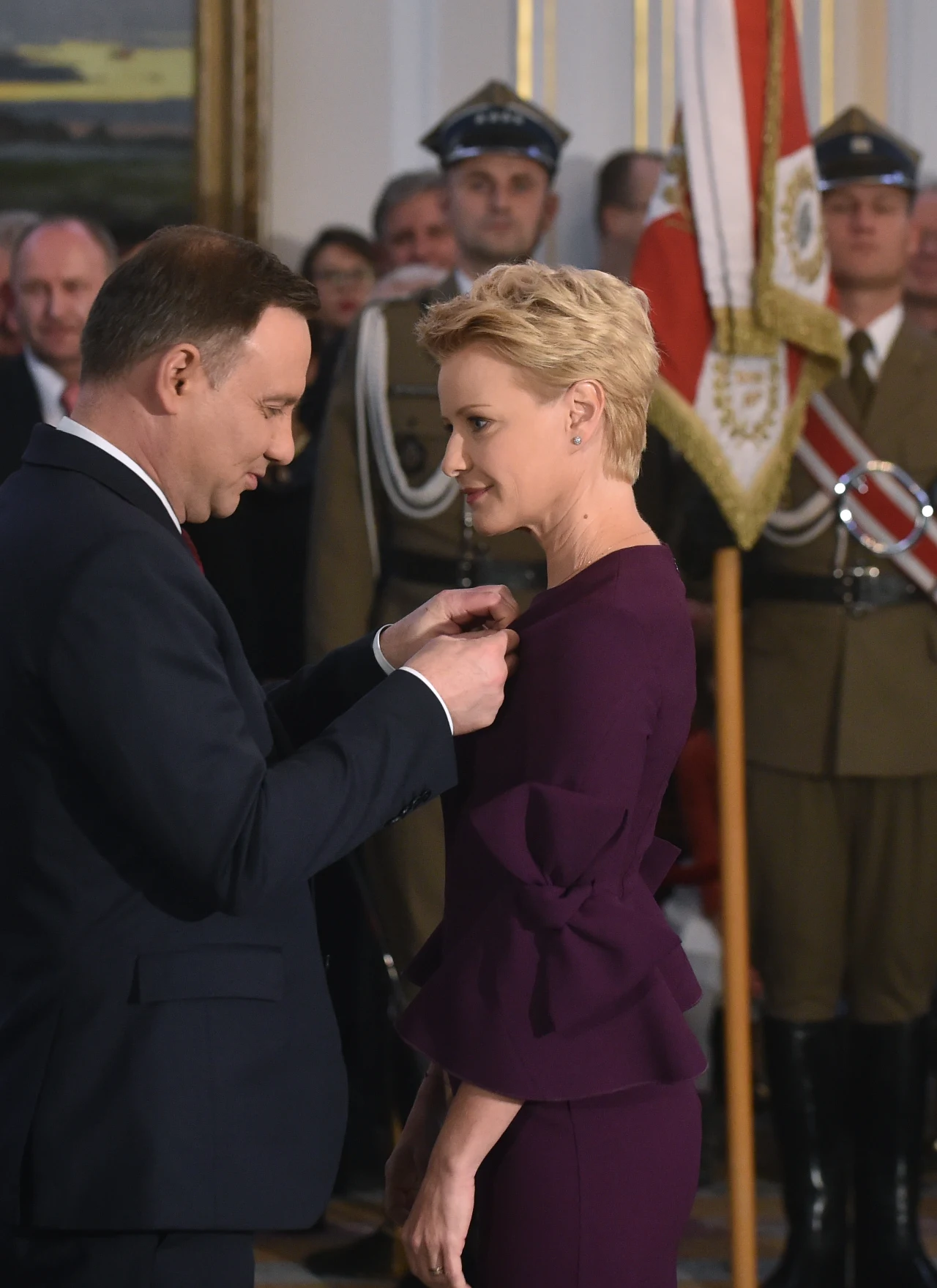 Andrzej Duda odznacza Malgorzatę