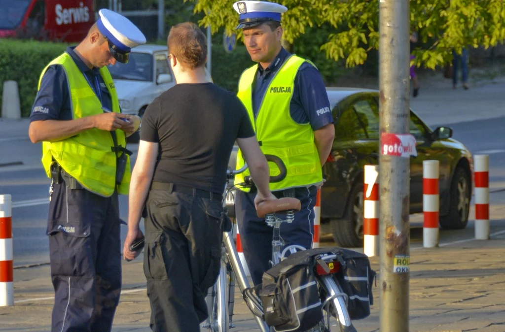 Rowerzyści często zapominają, że ich też obowiązują przepisy