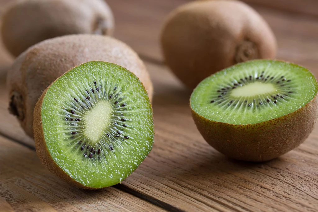 Z kiwi przygotujesz doskonałą maseczkę