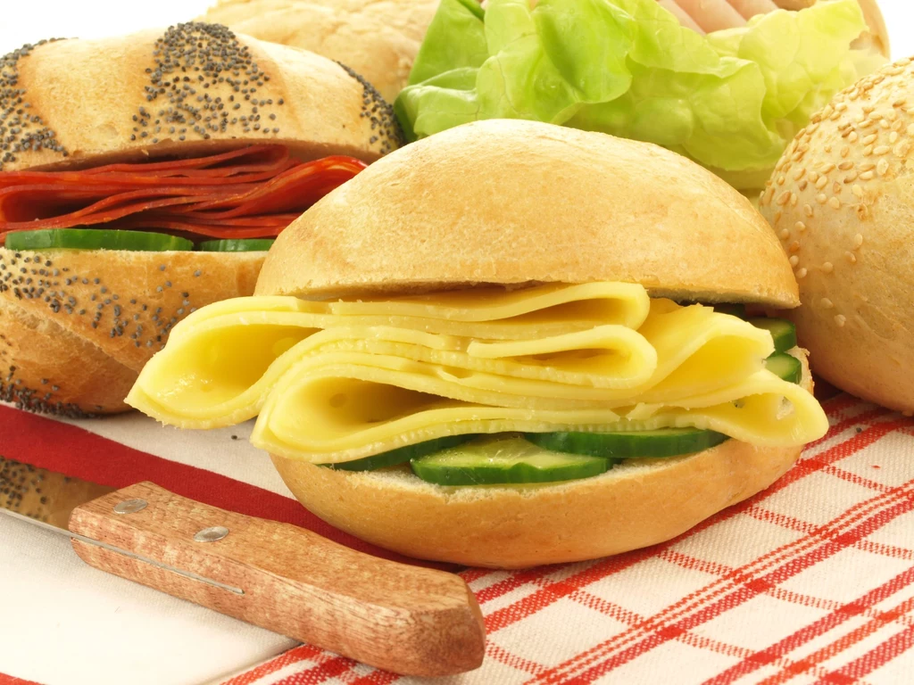 Co pomoże wrócić do równowagi? Włącz do diety sery żółte Co pomoże wrócić do równowagi? Włącz do diety sery żółte