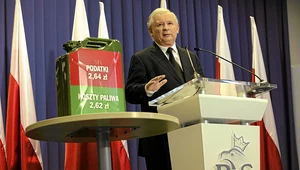 W 2011 roku Jarosław Kaczyński  wzywał rząd Donalda Tuska do zmniejszenia akcyzy na paliwa, dziś obciążenia fiskalne paliwa wzrosną o 25 groszy.