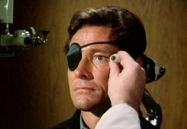 Falconetti (William Smith) budził grozę i... przyciągał widzów przed telewizory