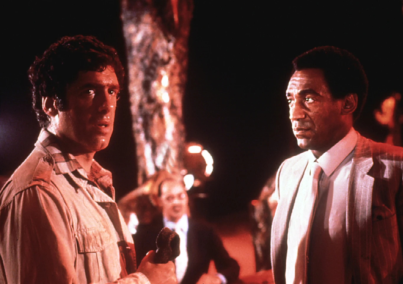 Z kolei w 1981 roku Cosby wcielił się w samego... diabła. W produkcji "Diabeł i pan Devlin" partnerował mu na ekranie Elliott Gould. Ten ostatni wcielał się w komedii w bezwzględnego mężczyznę, który ginie w wypadku i trafia do piekła. Tam otrzymuje nietypową propozycję - jeśli znajdzie trzy niewinne osoby, które oddadzą swoje dusze szatanowi, wtedy uniknie wiecznego potępienia. 