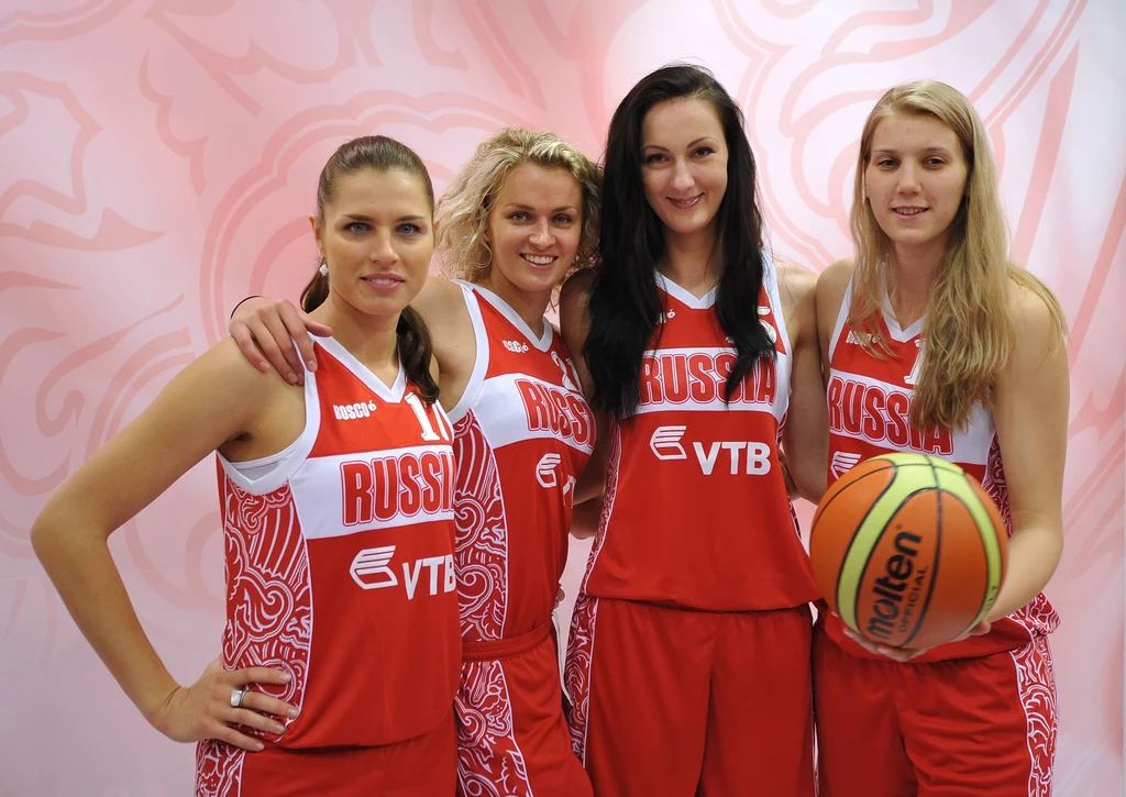Ekaterina Lisina z koleżankami z drużyny 