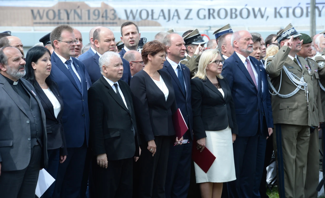 Prezes IPN Jarosław Szarek, mówiąc o rzezi wołyńskiej, podkreślił, że złamano wówczas "ten nasz odwieczny kodeks rycerski, że człowiek bezbronny, że dziecko, że kobieta nie mogą uczestniczyć w walce".