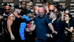 Czy Donald Trump zobaczy na żywo walkę Mayweather Jr - McGregor?