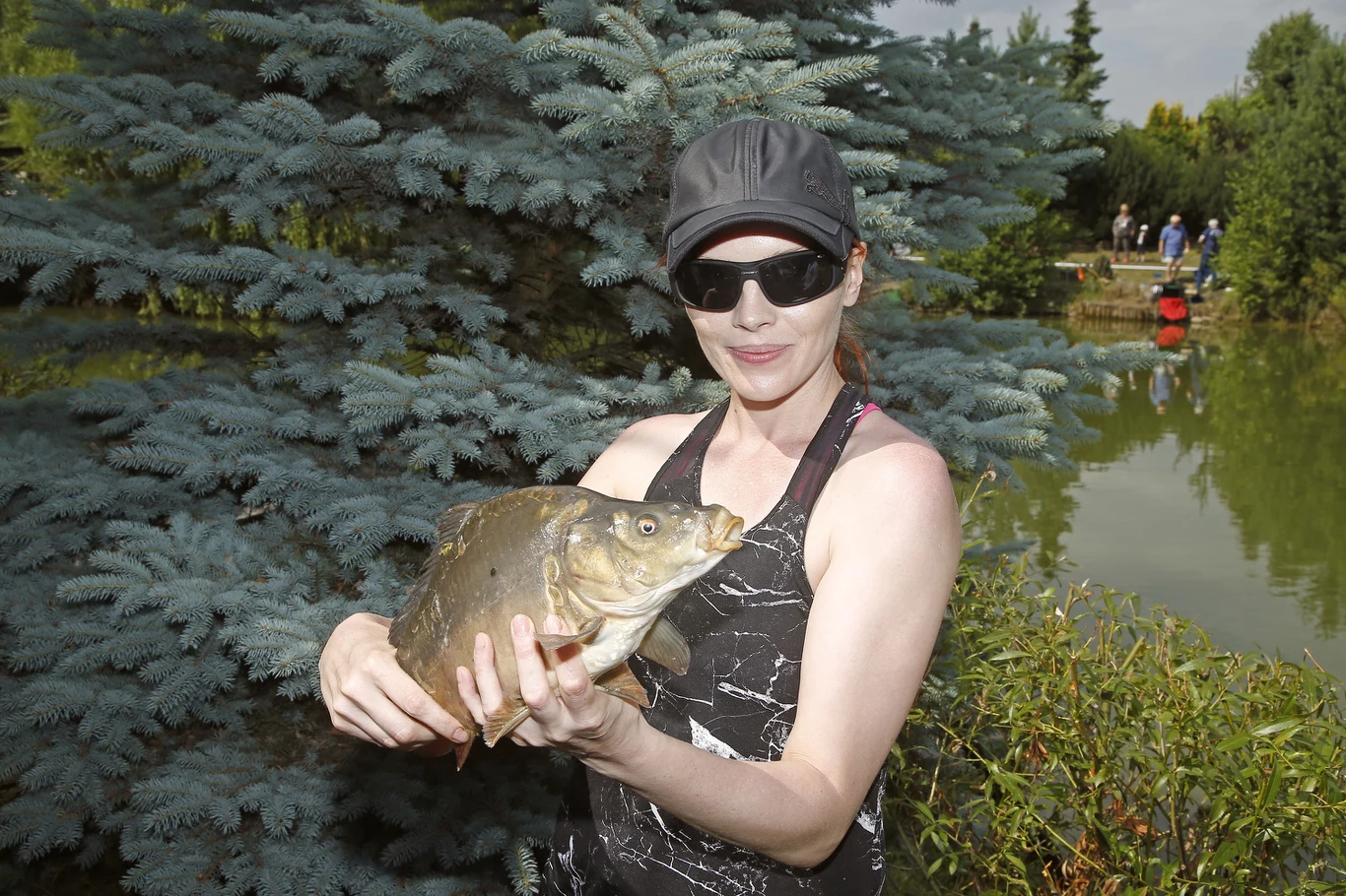 Karolina potrafi łowić niezłe ryby