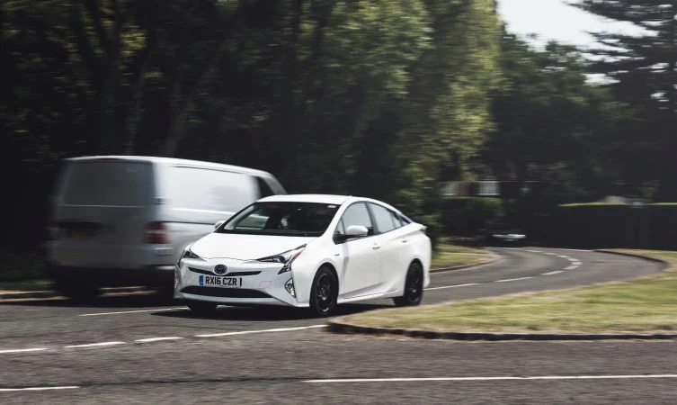 Usportowiona Toyota Prius Usportowiona Toyota Prius