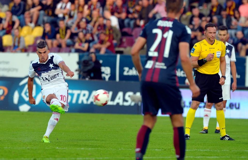 Pogoń Szczecin - Wisła Kraków 1-2 w meczu 1. kolejki Ekstraklasy Pogoń Szczecin - Wisła Kraków 1-2 w meczu 1. kolejki Ekstraklasy