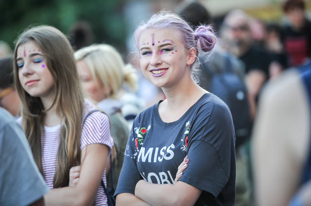 Tak się bawi publiczność podczas Jarocin Festiwal