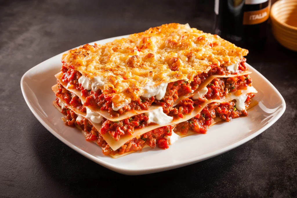 Lasagna z sosem pomidorowym Lasagna z sosem pomidorowym