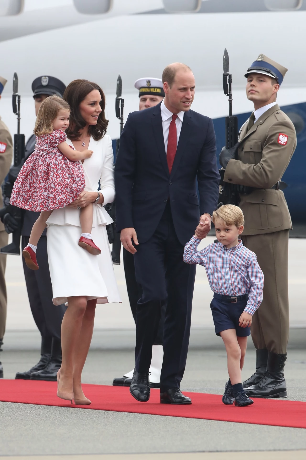 Księżna Kate i książę William wraz z dziećmi w Warszawie