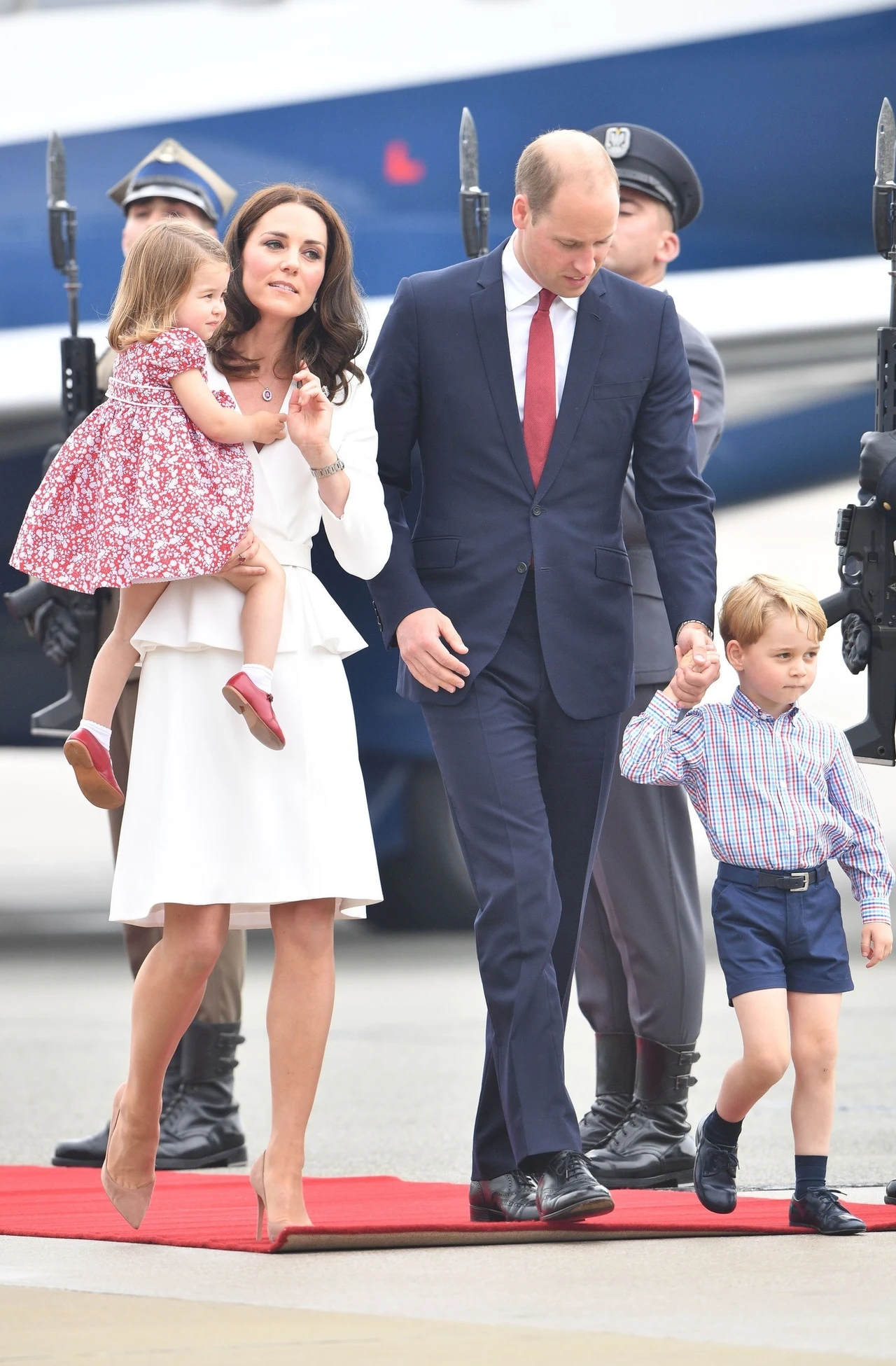 Księżna Kate i książę William wraz z dziećmi w Warszawie