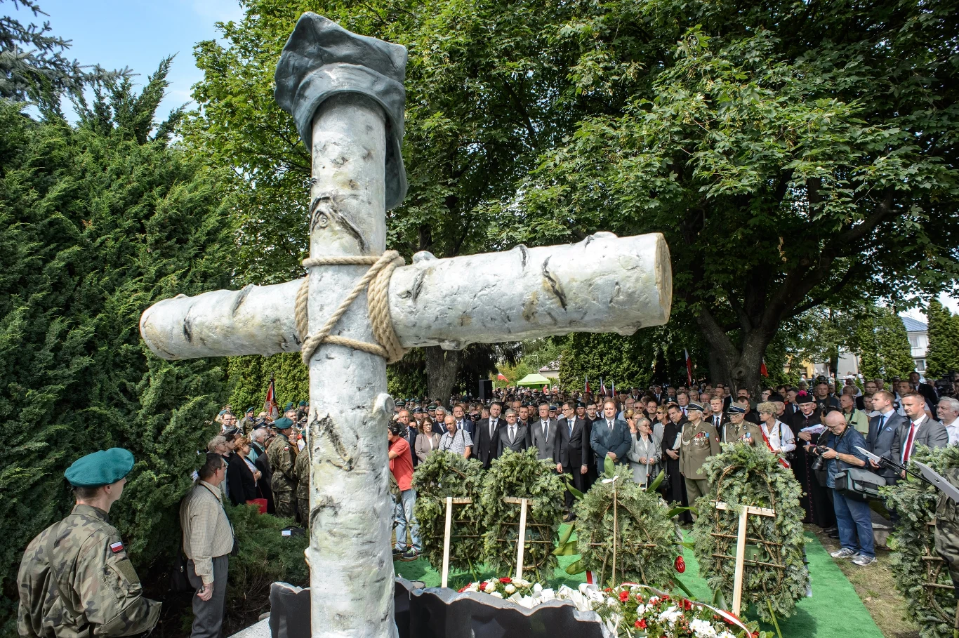 Ekshumowane z grobu znajdującego się na cmentarzu w Siemieniu, szczątki Taraszkiewicza zostały pochowane w mogile będącej symbolicznym grobem jego brata Edwarda Taraszkiewicza ps. Żelazny, którego faktyczne miejsce pochówku jest nieznane.