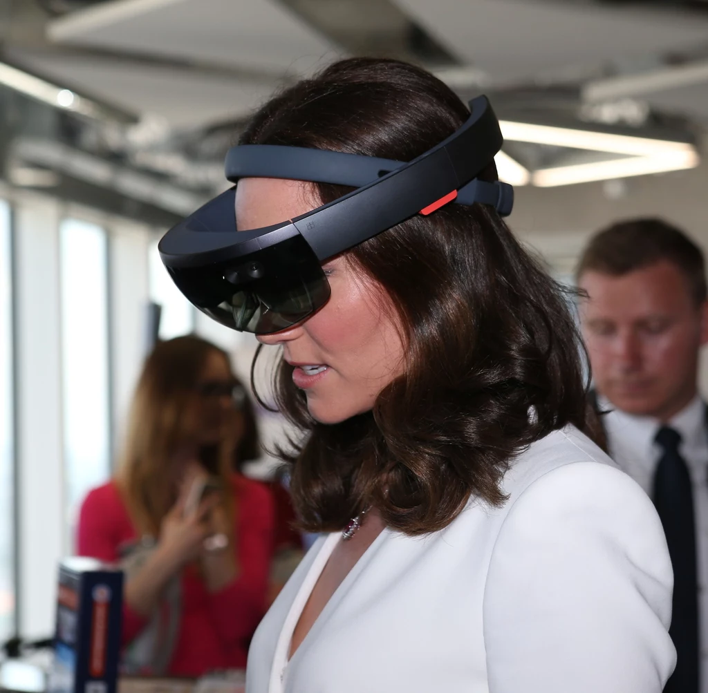 Księżna Kate i Książę William testują gogle VR podczas wizyty w Warsaw Spire