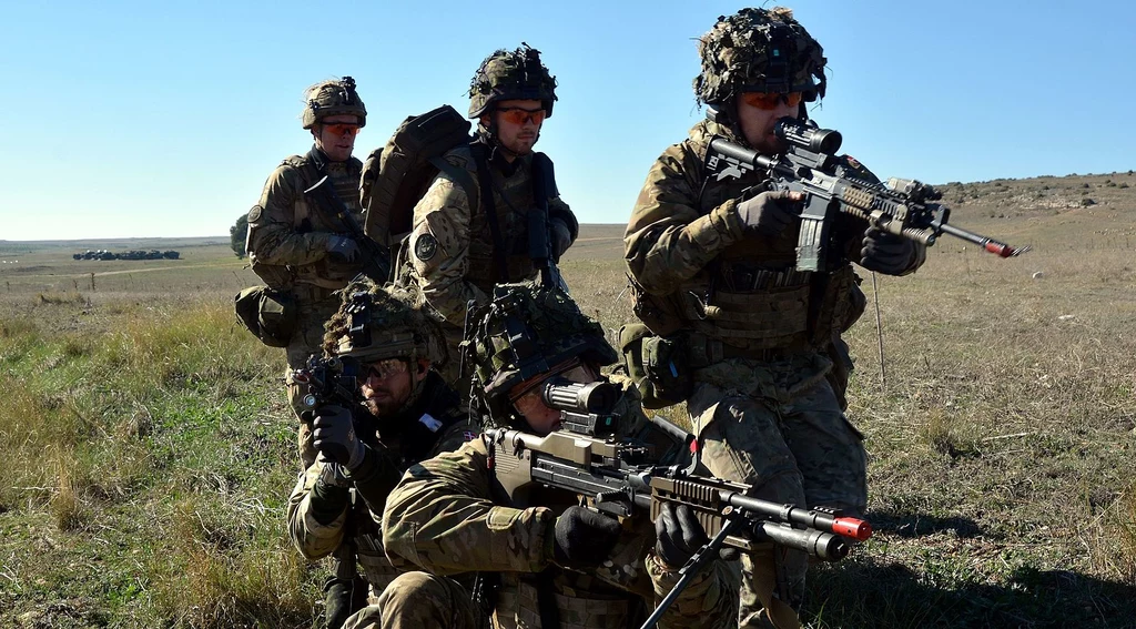 Duńscy żołnierze podczas ćwiczeń Trident Juncture 15 Duńscy żołnierze podczas ćwiczeń Trident Juncture 15