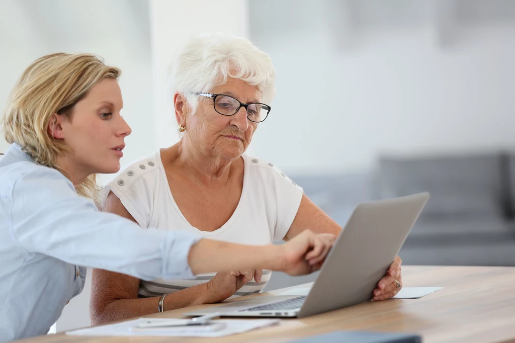 Seniorzy chętnie poznają nowe technologie