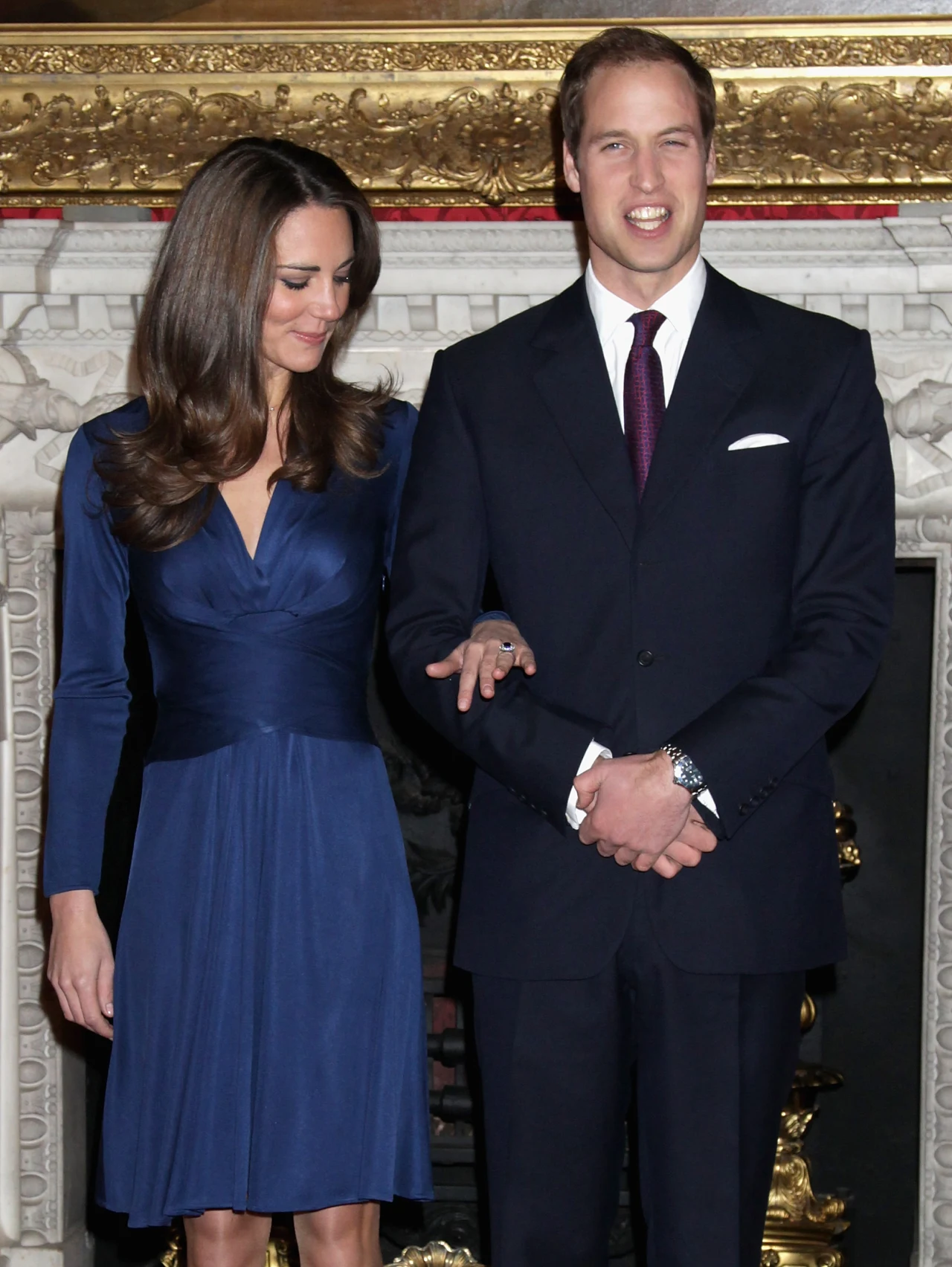 Kate i William podczas przekazywania nowiny o zaręczynach