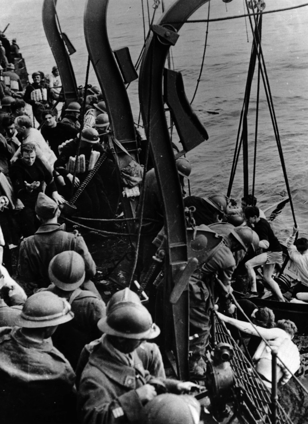 Ewakuacja spod Dunkierki /Hulton Archive/Getty Images)