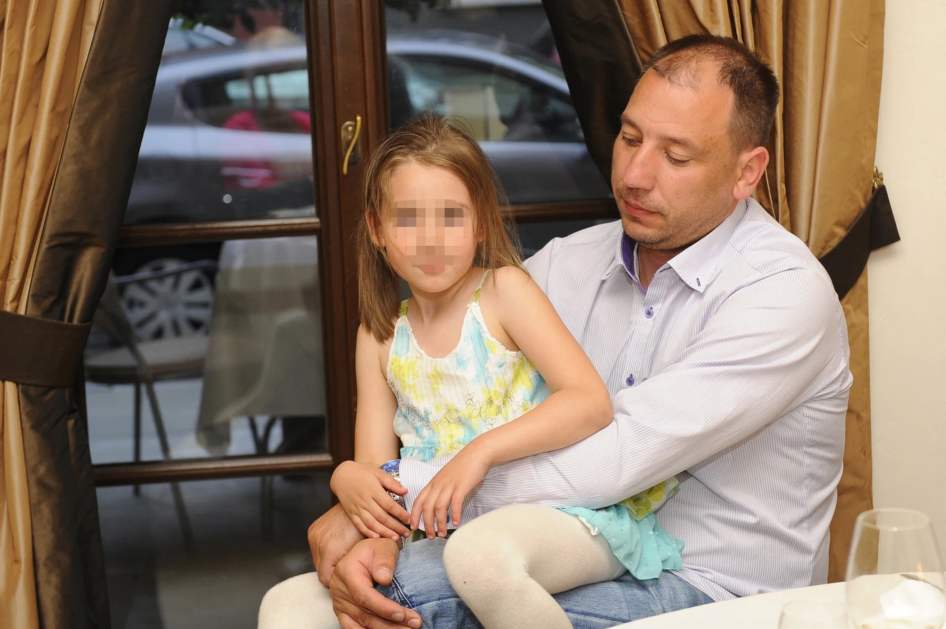 Jacek Olszewski z córką, 2013 rok Jacek Olszewski z córką, 2013 rok