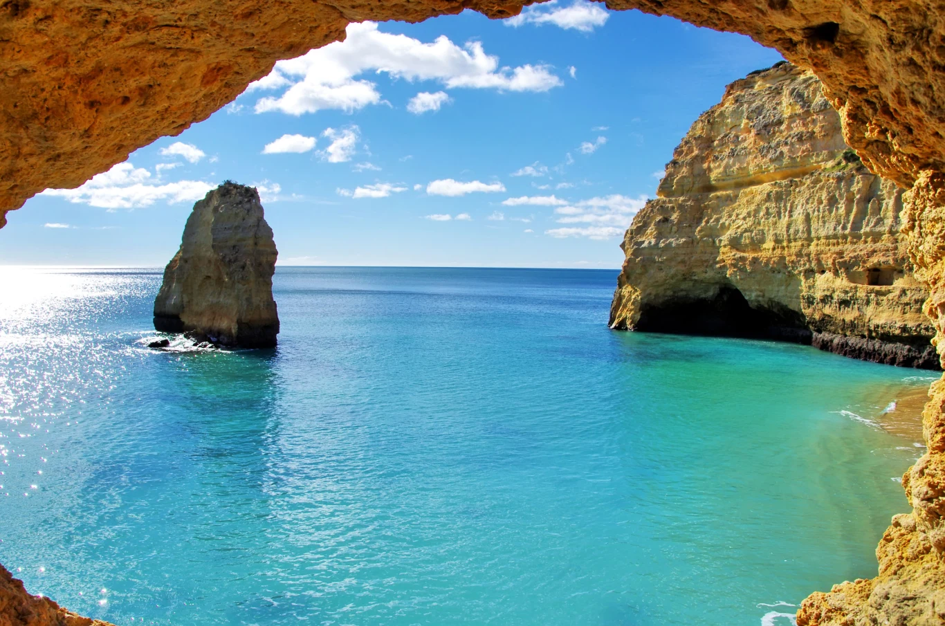 Brazylijczycy wybierają najczęściej popularny wśród turystów region Algarve, na południu kraju Brazylijczycy wybierają najczęściej popularny wśród turystów region Algarve, na południu kraju
