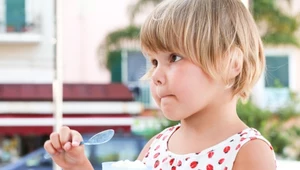 Mrożony jogurt smakuje jak lody 