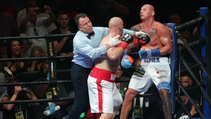 Adam Kownacki (z lewej) wykończył Artura Szpilkę prędko przed czasem