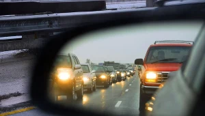 ​Lusterka samochodowe mają ukryte funkcje. Mało kto je zna, chociaż są bardzo przydatne